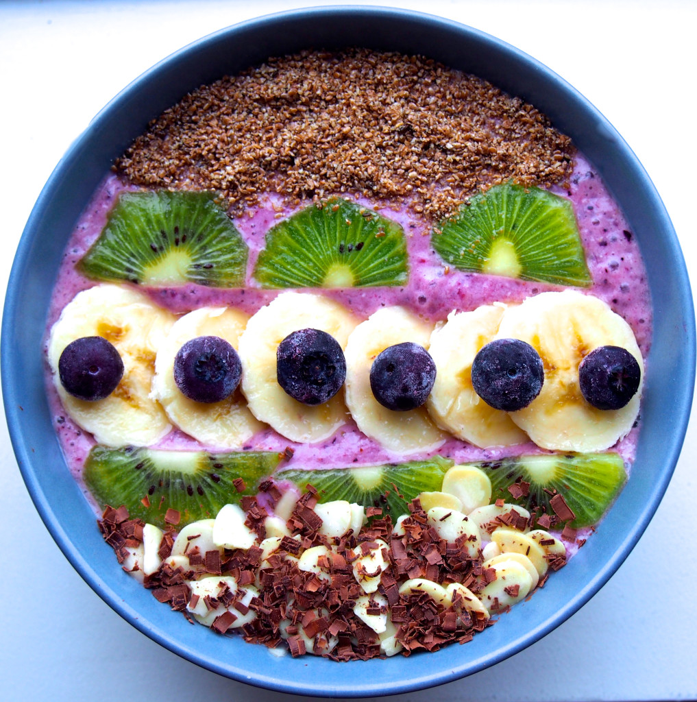 berry Breakfast smoothie bowl