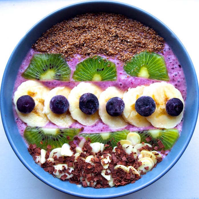 berry Breakfast smoothie bowl