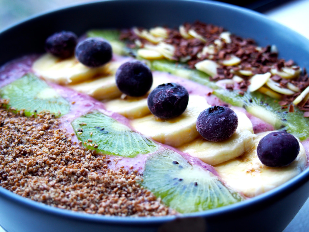 Breakfast smoothie bowl