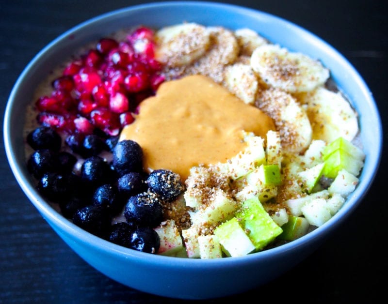 Healthy Breakfast Smoothie Bowl - Go Live Explore