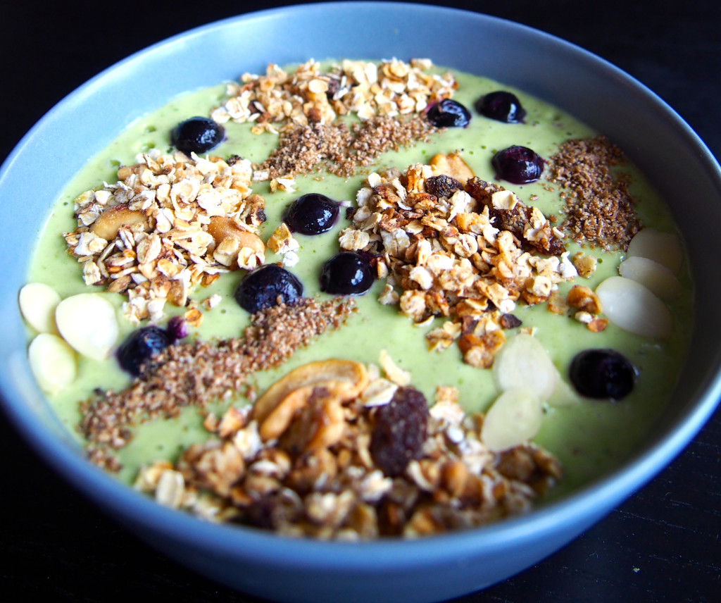 green smoothie bowl