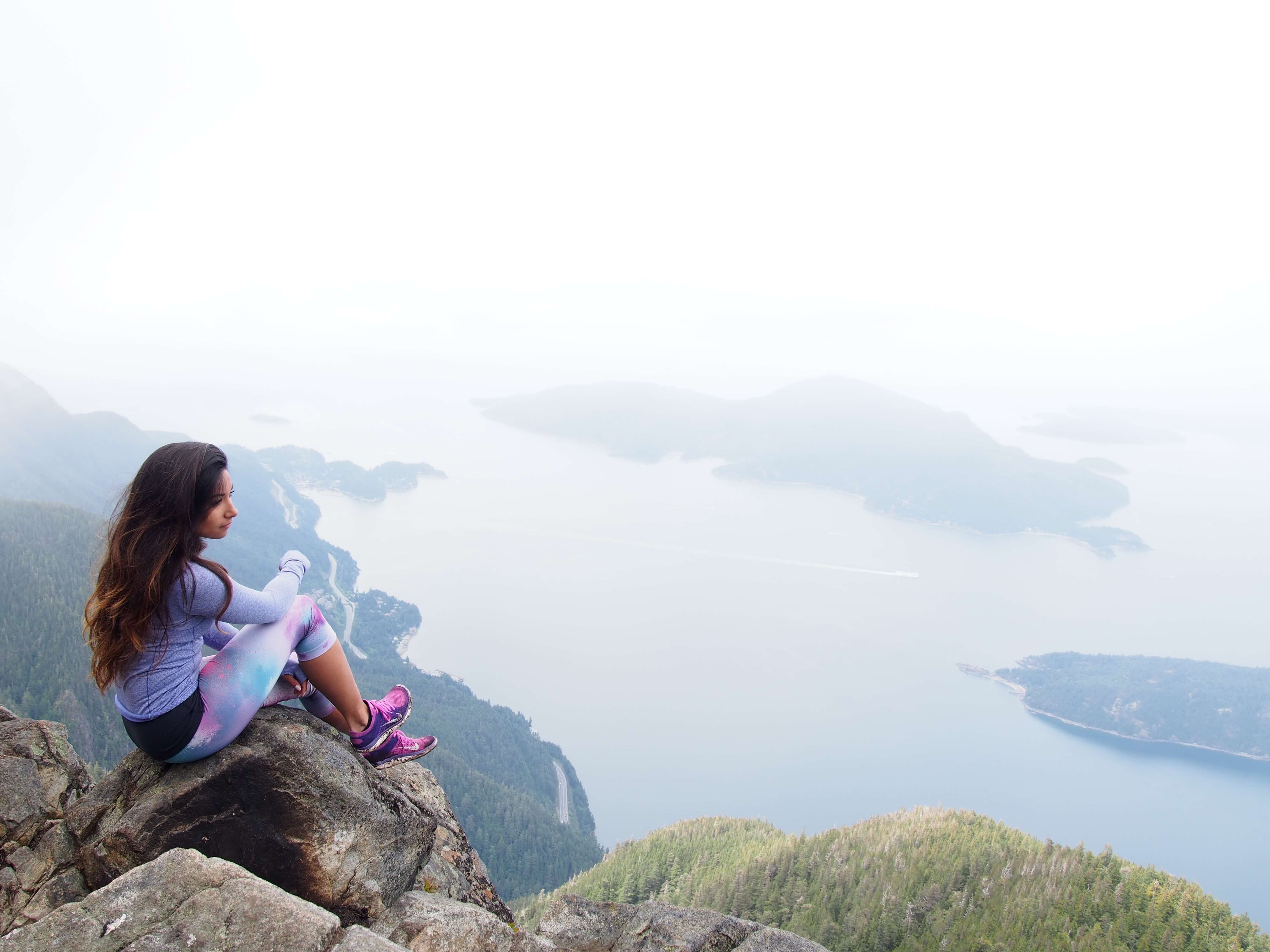 summer hikes around vancouver