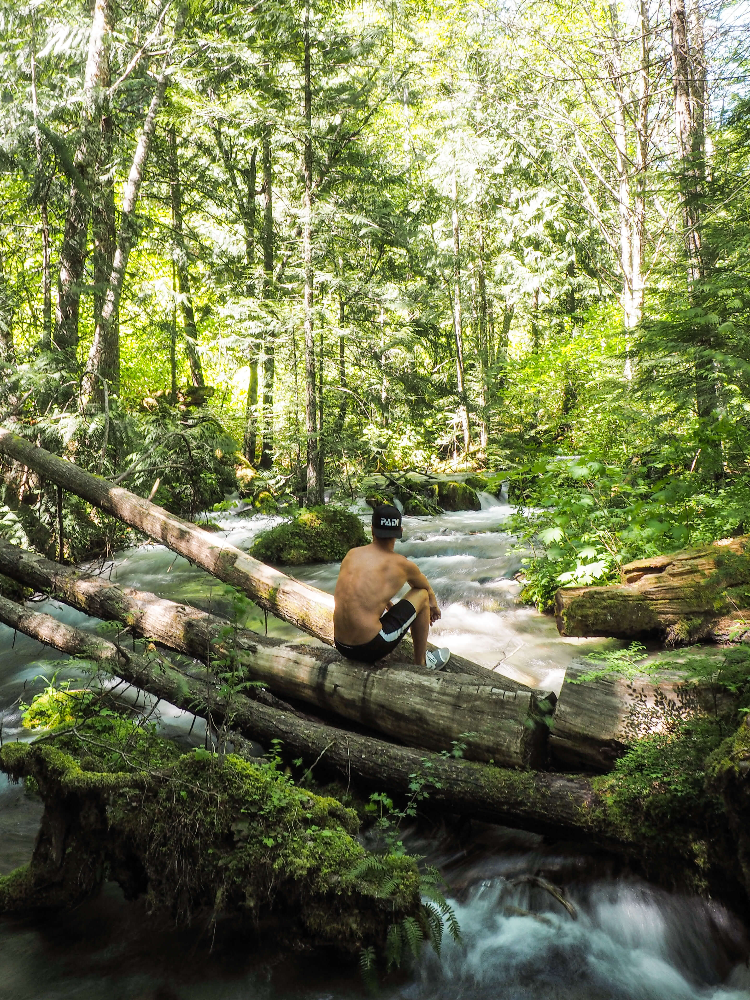 summer hikes around vancouver