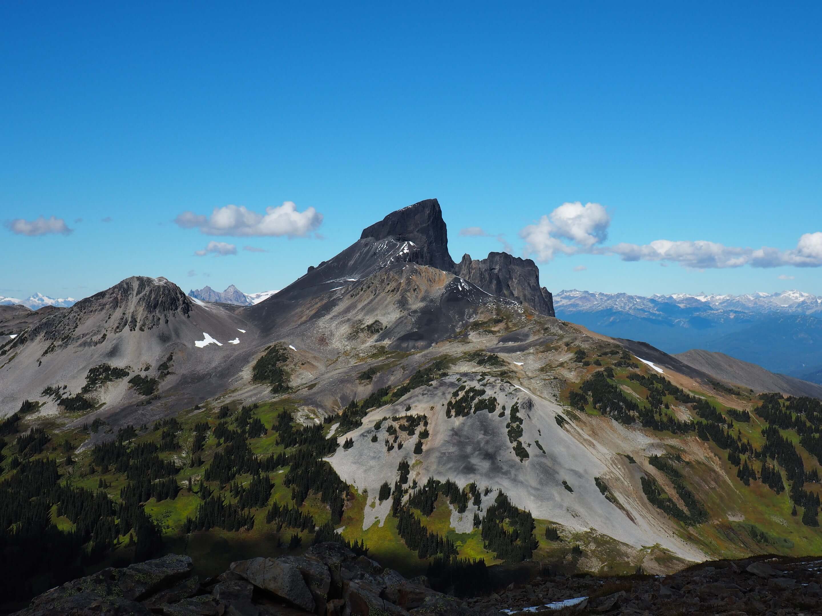 summer hikes around vancouver