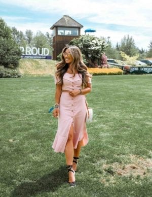 what to wear to an outside wedding in august